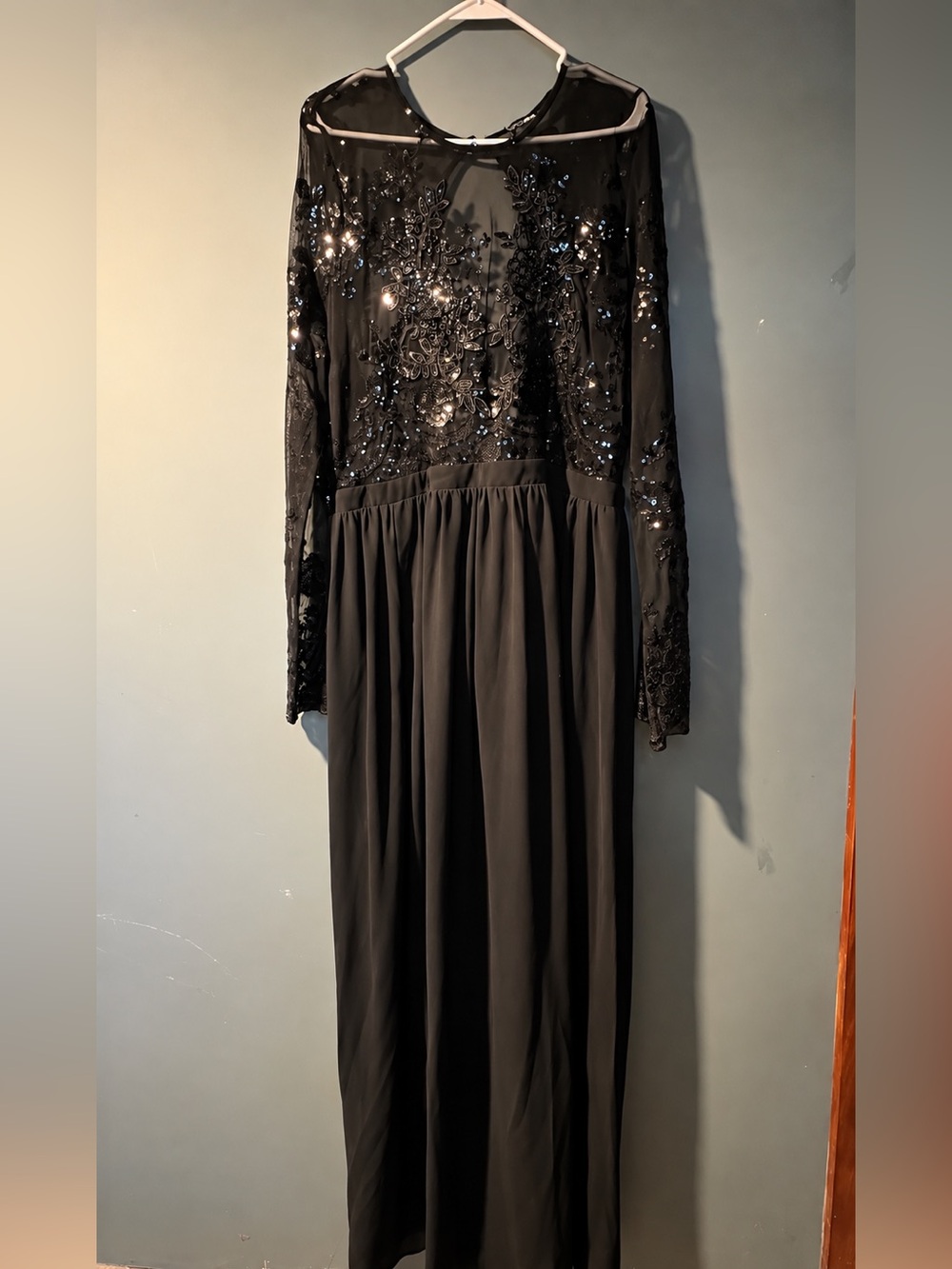 Black Sequin & Lace Maxi Dress – Size 1X
